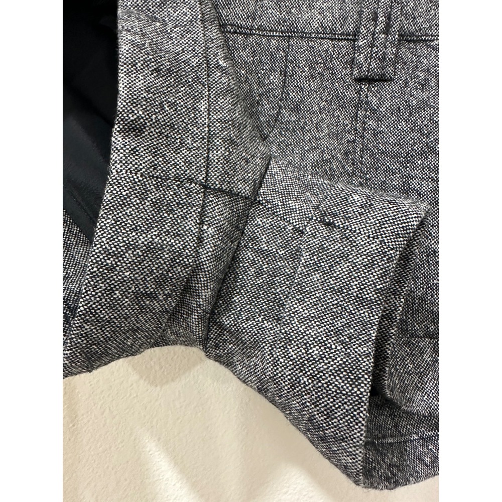 Bebe Womens Grey Tweed Cuffed Shorts Pink Trim Size 2 Salt and Pepper Tailored - Picture 4 of 9